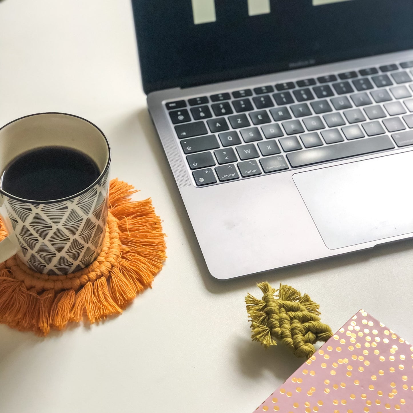 Sous verre en macramé - UNI